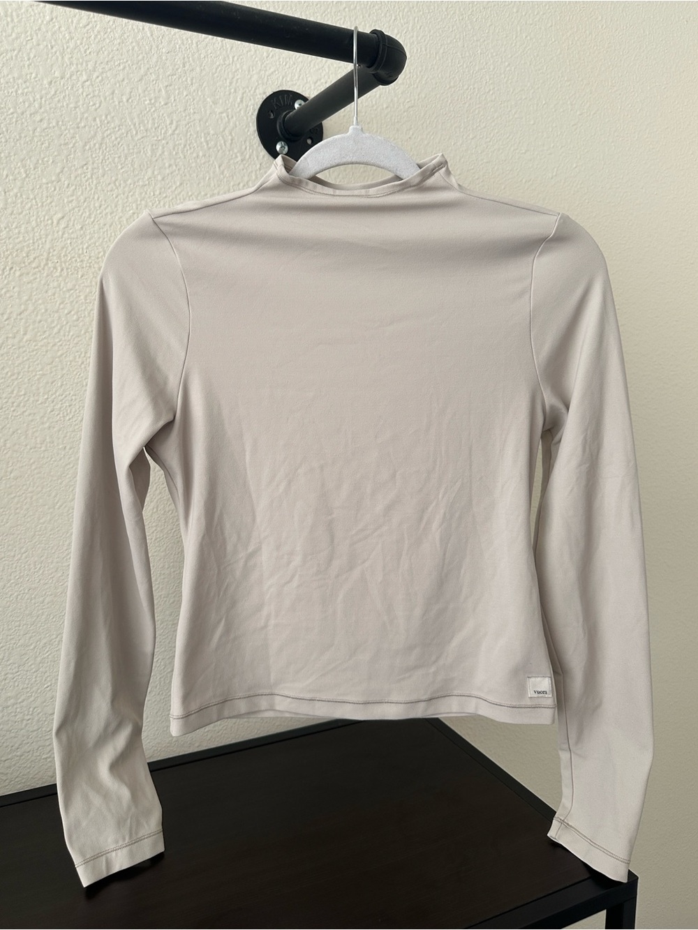 Vuori Long Sleeve Mock Neck Top in heather oatmeal